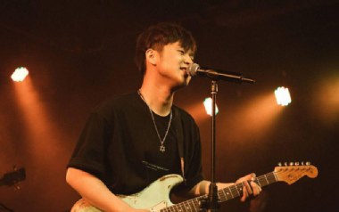 九月底吉他谱