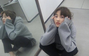 举镜子的女孩吉他谱