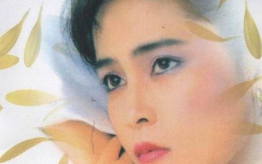 走过咖啡屋吉他谱