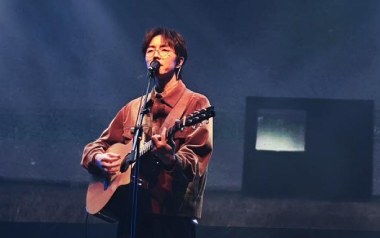 多嘴吉他谱