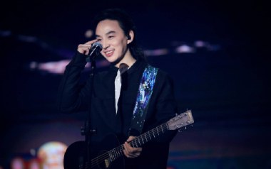 在冬天和奶奶一起晒太阳吉他谱