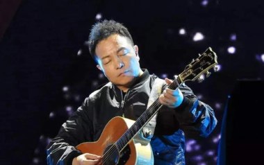 闪亮的瞬间吉他谱