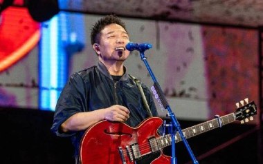 灵岩吉他谱
