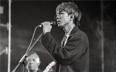 理想三旬吉他谱