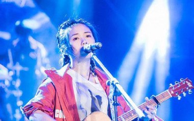 二十岁的某一天吉他谱